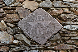 70mm; f/5; 1/60, ISO 400