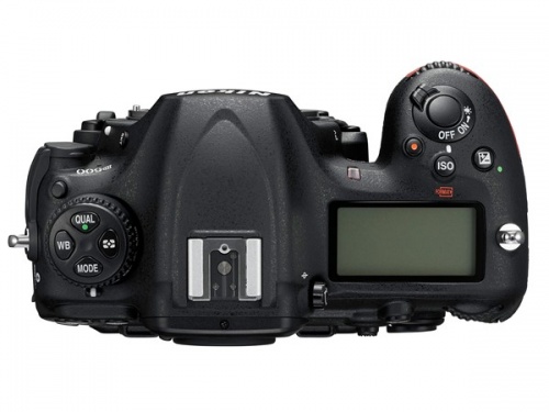 Nikon D500 zhora pohled tělo 