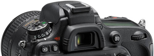 D600